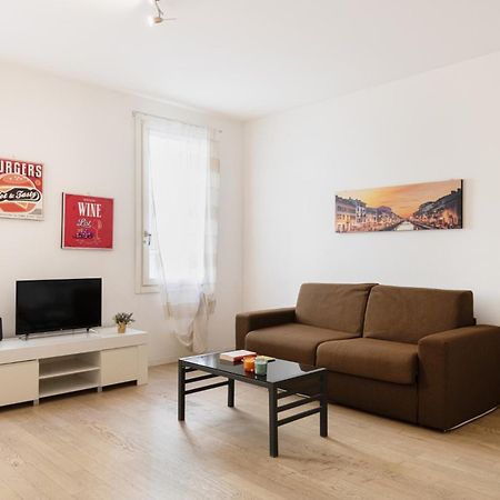 Ferienwohnung Easylife - Stile E Comfort Sui Navigli Mailand Exterior foto
